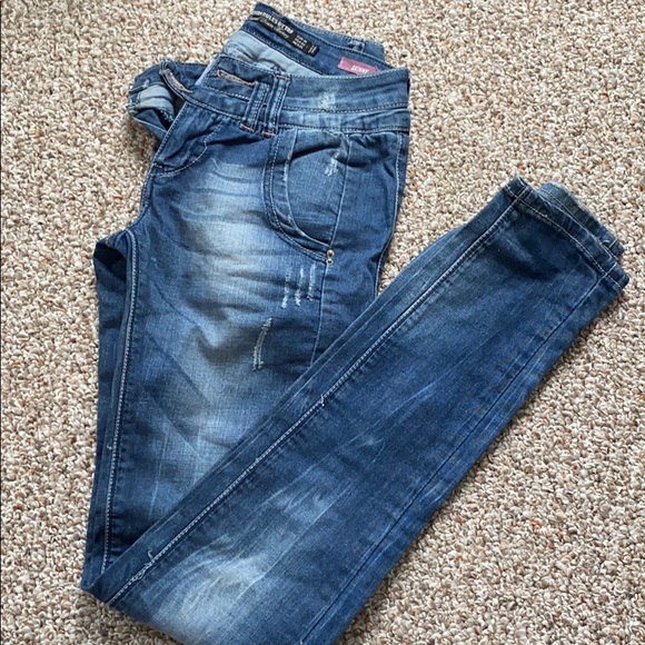 Zara jeans